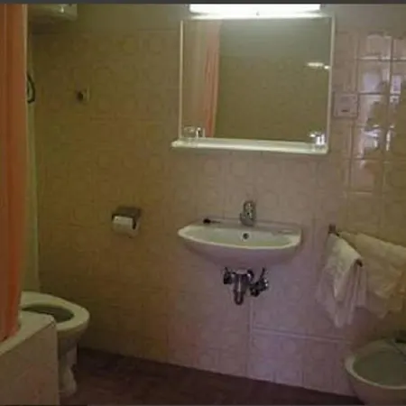 Apts & Rooms Frano - 50M From Beach Vela Luka