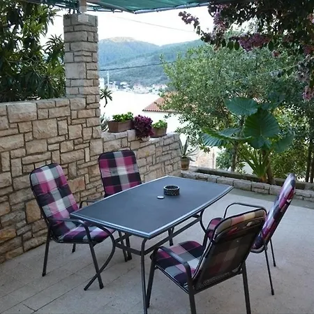 Apts & Rooms Frano - 50M From Beach